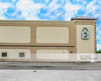 Photo 2 of ClimaStor - 9810 Bluebonnet Blvd, Baton Rouge, LA