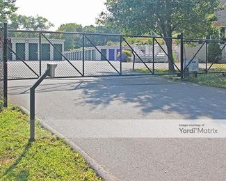 Photo 2 of Blacks Road Self Storage - 243 Blacks Road, Cheshire, CT