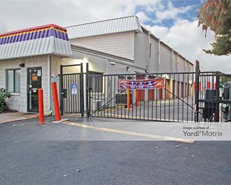 Photo 2 of Public Storage - 120 Berlin Turnpike, Berlin, CT