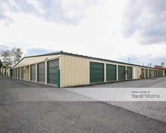 Photo 3 of iStorage - 1545 Holly Pike, Carlisle, PA