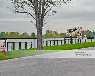 Photo 3 of iStorage - 2290 Greenbriar Road, York, PA