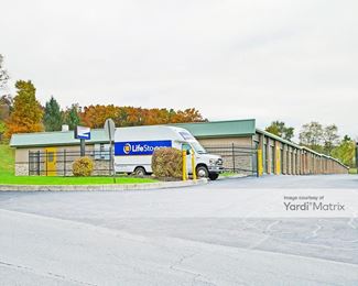 Photo 3 of Extra Space Storage - 4751 Westport Drive, Mechanicsburg, PA