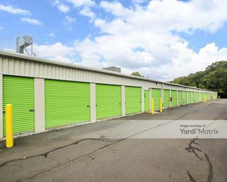 Photo 2 of Extra Space Storage - 433 Lakewood Road, Waterbury, CT