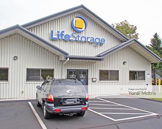 Photo 5 of Extra Space Storage - 433 Lakewood Road, Waterbury, CT