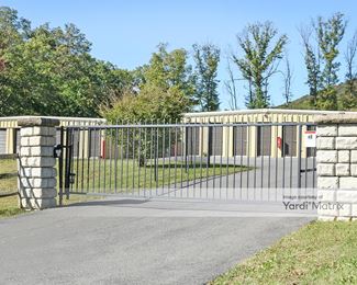 Photo 4 of Columbia Self Storage - 1059 Pennsylvania Avenue, Pen Argyl, PA