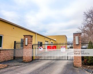 Photo 2 of iStorage - 4349 Monticello Blvd, South Euclid, OH