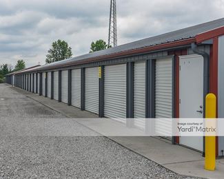 Photo 4 of StoreEase - 36200 West Royalton Road, Grafton, OH