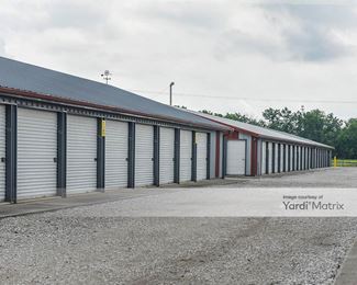Photo 5 of StoreEase - 36200 West Royalton Road, Grafton, OH