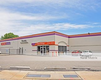 Photo 1 of Public Storage - 24 - 01 Brooklyn Queens Expwy, Woodside, NY