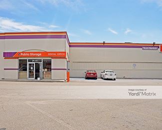Photo 2 of Public Storage - 24 - 01 Brooklyn Queens Expwy, Woodside, NY