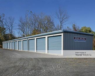 Photo 3 of Jakes Lock-Up - 11223 Route 9 West, Coxsackie, NY