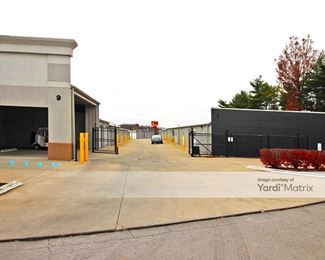 Photo 2 of Space Center Storage - 150 Richmond Plaza, Lexington, KY