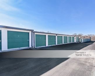 Photo 3 of Stor All - 2750 Palumbo Drive, Lexington, KY