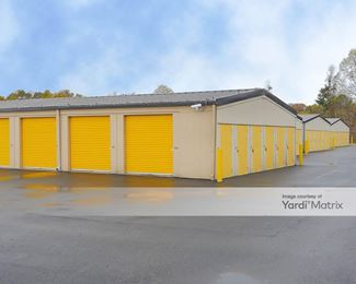 Photo 2 of Extra Space Storage - 230 Snyder Road, Hermitage, PA