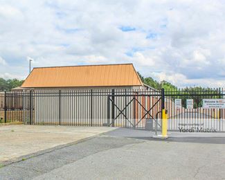 Photo 3 of Storage Zone - 715 Russell Pkwy, Warner Robins, GA