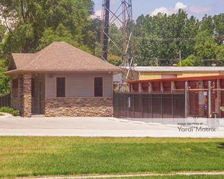 Photo 3 of Sylvania Stor N Lock - 3400 King Road, Toledo, OH