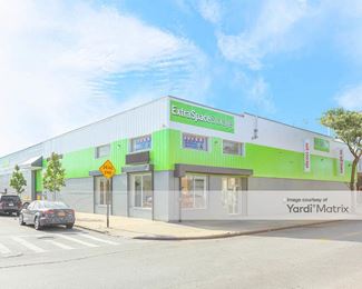 Photo 2 of Extra Space Storage - 1060 Wyckoff Avenue, Ridgewood, NY