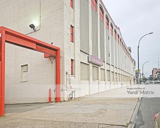 Photo 4 of Public Storage - 4920 Van Dam Street, Long Island City, NY