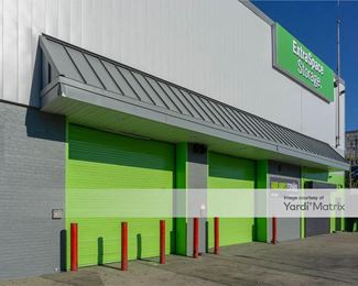 Photo 2 of Extra Space Storage - 1725 West Farms Road, Bronx, NY