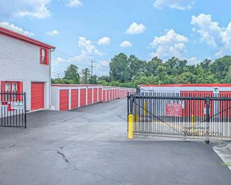 Photo 2 of SecurCare Self Storage - 901 Shipyard Blvd, Wilmington, NC