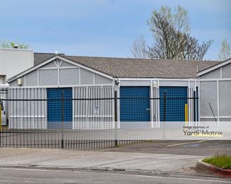 Photo 4 of Storage Rentals of America - 504 East Michigan Avenue, Kalamazoo, MI