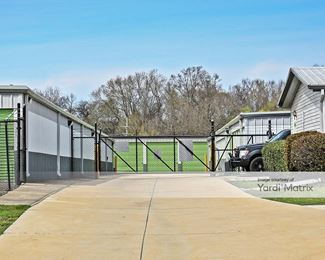 Photo 2 of Extra Space Storage - 122 Yandell Road, Canton, MS