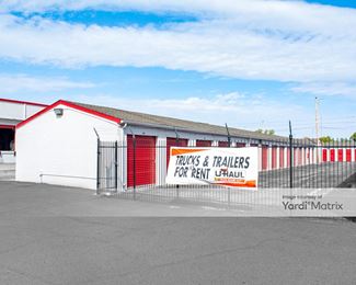 Photo 3 of iStorage - 1050 East MacArthur Road, Wichita, KS