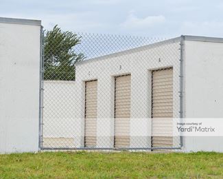 Photo 2 of Superior Storage - 327 North Superior Street, Hutchinson, KS