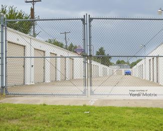 Photo 4 of Superior Storage - 327 North Superior Street, Hutchinson, KS