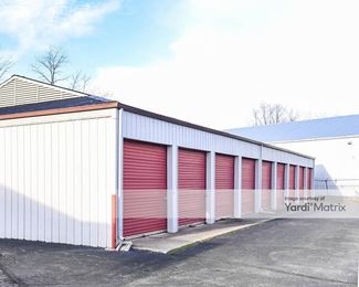 Photo 6 of M R Storage - 390 Crossfield Drive, Versailles, KY