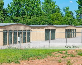 Photo 4 of Progressive Self Storage - 609 Ga Highway 96, Bonaire, GA