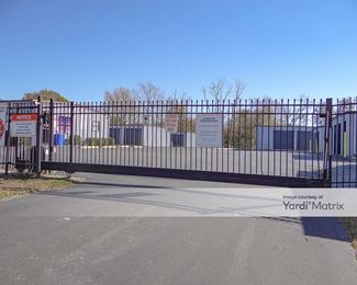 Photo 2 of FreeUp Storage - 6808 Middle Valley Road, Hixson, TN