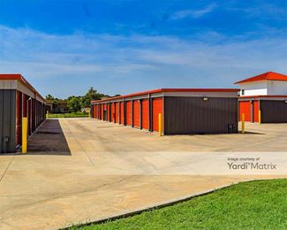 Photo 2 of iStorage - 202 Osigian Blvd, Warner Robins, GA