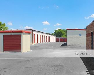 Photo 2 of Perry Self Storage - 518 Gen. Courtney Hodges Blvd, Perry, GA