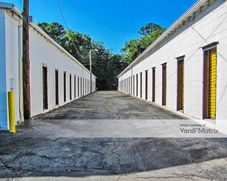 Photo 2 of Gray Line Storage - 5410 Hawkinsville Road, Macon, GA