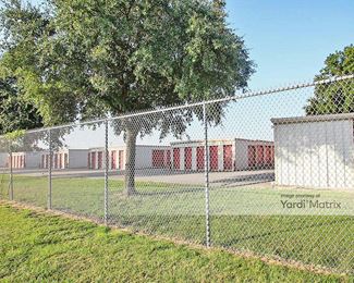 Photo 2 of CubeSmart Self Storage - 1301 La Salle Avenue, Waco, TX