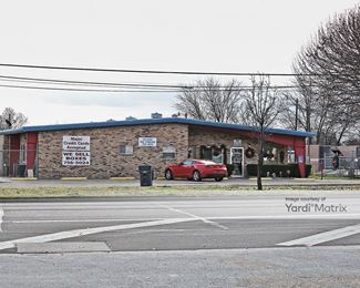 Photo 2 of Ideal Self Storage - 2518 La Salle Avenue, Waco, TX