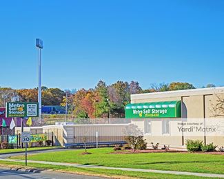 Photo 2 of Extra Space Storage - 237 Saw Mill Road, West Haven, CT
