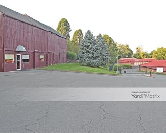 Photo 4 of Extra Space Storage - 190 Old Farms Road, Avon, CT