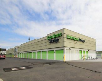 Photo 3 of Extra Space Storage - 580 New Park Avenue, West Hartford, CT