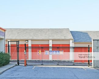 Photo 4 of Public Storage - 2977 MacArthur Road, Whitehall, PA