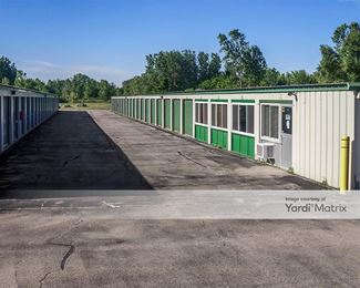 Photo 1 of Mr Storage - 1926 Oakdale Avenue, Oregon, OH