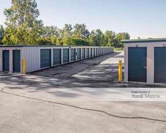 Photo 2 of Mr Storage - 1926 Oakdale Avenue, Oregon, OH