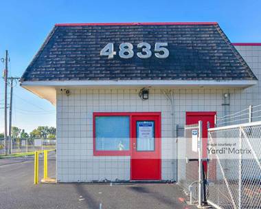 Storage Units for Rent available at 4835 South Avenue, Toledo, OH 43615