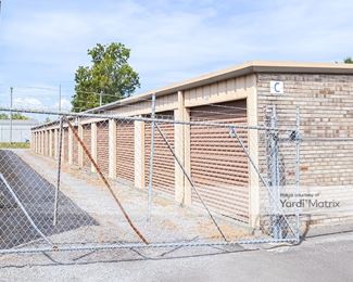 Photo 2 of Storage Depot - 912 Highland Avenue, Albertville, AL