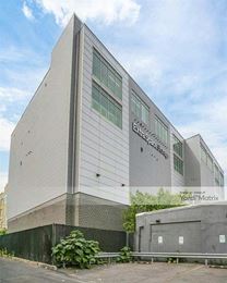 Photo 4 of Extra Space Storage - 52-11 29th Street, Long Island City, NY