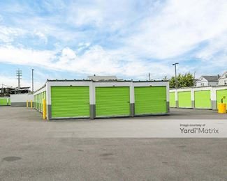 Photo 4 of Extra Space Storage - 134 - 31 Merrick Blvd, Jamaica, NY