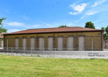 Photo 3 of National Storage - 2638 Charlestown Road, New Albany, IN