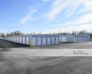 Photo 3 of Storage Rentals of America - 5814 Hamburg Pike, Jeffersonville, IN