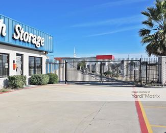 Photo 2 of Right Space Storage - 4601 East Rancier Avenue, Killeen, TX